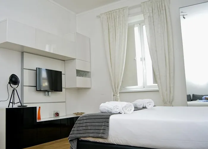 Near Colosseum San Giovanni Pet-friendly Apartment